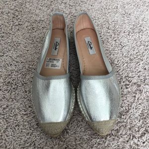 Clarks Metallic Silver Pointed Toe Flats Loafers